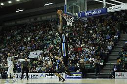 La Vanoli beffa Sassari (83-82)
