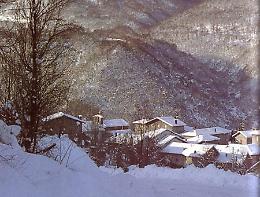 Affreschi e portali, Madonne e folletti
Un tuffo in 2 borghi appenninici: Bosco e Sesta