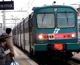 Treni: "Da inizio mese è un vero disastro"