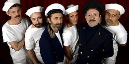 Al Teatro Franco Parenti “Buena Onda”, una crociera dai toni esotici e esilaranti.