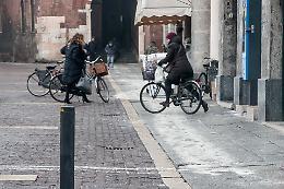 Ghiaccio sulle strade, tecnici e mezzi in campo in tutta la città
