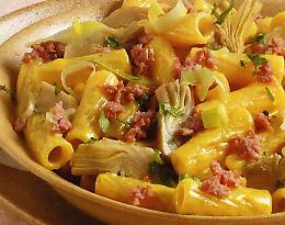 LA RICETTA
Tortiglioni con carciofi e salsiccia