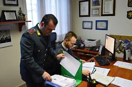 In permesso per la zia, sorpresa a fare la spesa: dipendente comunale nei guai
