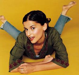 Nelly Furtado torna con "The Ride"