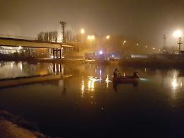 Le immagini del recupero dell'auto dalle acque del Canale Navigabile