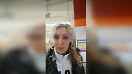Granchi vivi in scatola, la protesta di Licia Colò: li compra e li libera in mare 