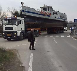 La 'Mattei' trasloca e va in rimessaggio