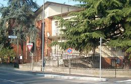 Muro della caserma come toilette, in 5 multati e denunciati