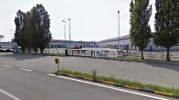 Il camionista dorme, ladri rubano parte del carico dal tir