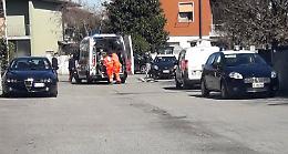 Ruba una bicicletta ma sbatte contro auto, catturato