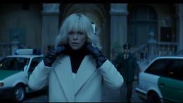 "Atomic Blonde", Charlize Theron spia bionda e spietata