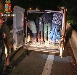 Trafficanti di uomini, altri cinque arresti