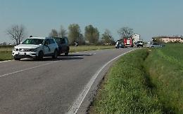 Incidente, auto contro suv: ferita una 21enne