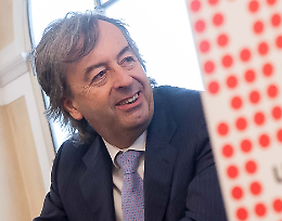 Coronavirus: Burioni, irrealistica riapertura a breve