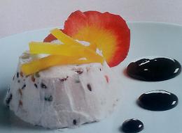 LA RICETTA
Cassatine alla rosa con salsa al cioccolato