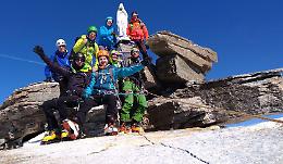 Rosa sul Gran Paradiso per festeggiare i genitori