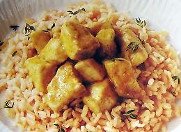 LA RICETTA
Riso pilaf al tè e storione al vino bianco