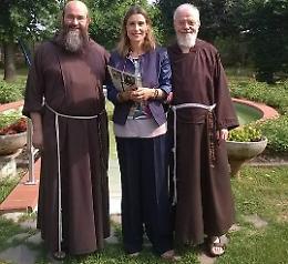 Claudia Koll al santuario della Fontana