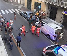 Litigio tra nordafricani, botte in strada: 22enne in ospedale