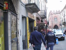 Locali pubblici al setaccio della polizia, irregolarità e sanzioni