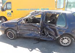 Fuoristrada con l'auto, muore 42enne di origini africane