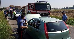 Scontro tra due automobili, tre feriti non gravi