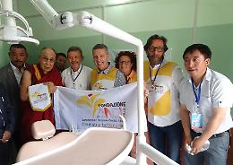 Clinica dentaria nel Kashmir, inaugurazione col Dalai Lama