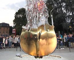 Il super violino, note e disagi: "Per favore cambiate disco"