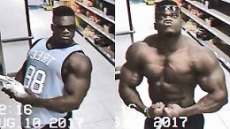 Irlanda, bodybuilder si "specchia" nel negozio: toglie maglia e mostra i muscoli