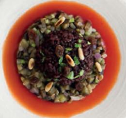 LA RICETTA
Savarin di riso Venere con caponata veloce
