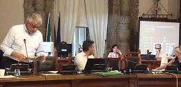 Consiglio comunale, niente foto in aula con l'iPad
