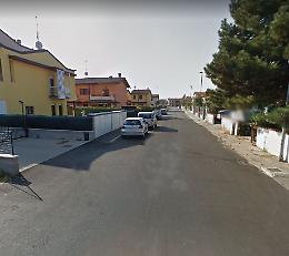 Famiglia fuori, i ladri entrano in azione di mattina
