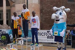 Maratonina, sul podio gli atleti del Kenya