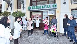 Piazza Garibaldi, la farmacia torna come cent'anni fa