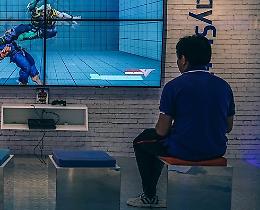 Troppi videogiochi, il tribunale dei minori vuole allontanarlo dalla madre