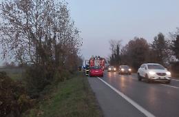 Camion esce di strada, traffico in tilt sulla via Mantova