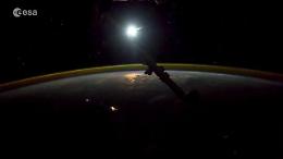 Spazio, la (super) Luna sorge all'orizzonte: il timelapse dell'astronauta Paolo Nespoli