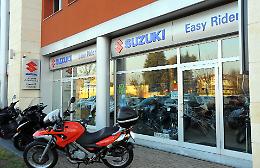Colpo da Easy Rider, via due moto e quattro caschi