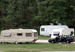 Due famiglie di giostrai costrette a vagare per il Cremasco