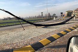 Piroga incerottata, usurata dopo soli 15 mesi
