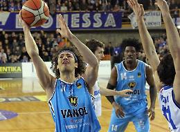 Vanoli alla terza vittoria di fila, anche Varese ko ( 80-72)