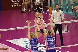 Saugella Monza - Pomi Casalmaggiore 3-1 (25-20; 25-18; 17-25; 25-20)