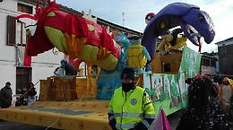 Carnevale, carri e maschere: successo per la seconda giornata
