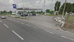Raid al distributore di via Mantova, i carabinieri fanno fuggire i ladri
