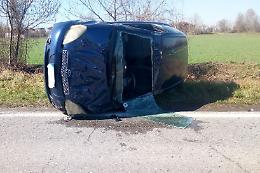 Scontro tra auto, un anziano ferito