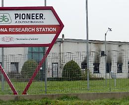 Monsanto e Pioneer, roghi dolosi: il sospetto di un'unica mano anarchica