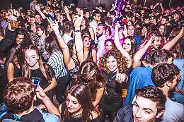 FOTO La serata anni 90 alla Centrale del Latte di sabato 17 marzo