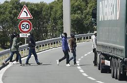 Caorso, clandestini nascosti nel camion: volevano arrivare in Spagna