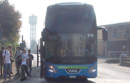 Pullman strapieno. Non timbra, 15enne multata