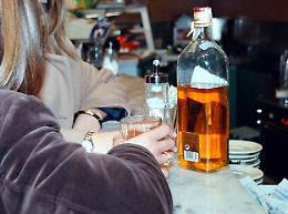 Mantova, falsificavano documenti per entrare in pub e bere alcolici